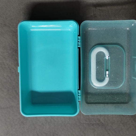 Glitter Cosmetic Box - Picture 3 of 4